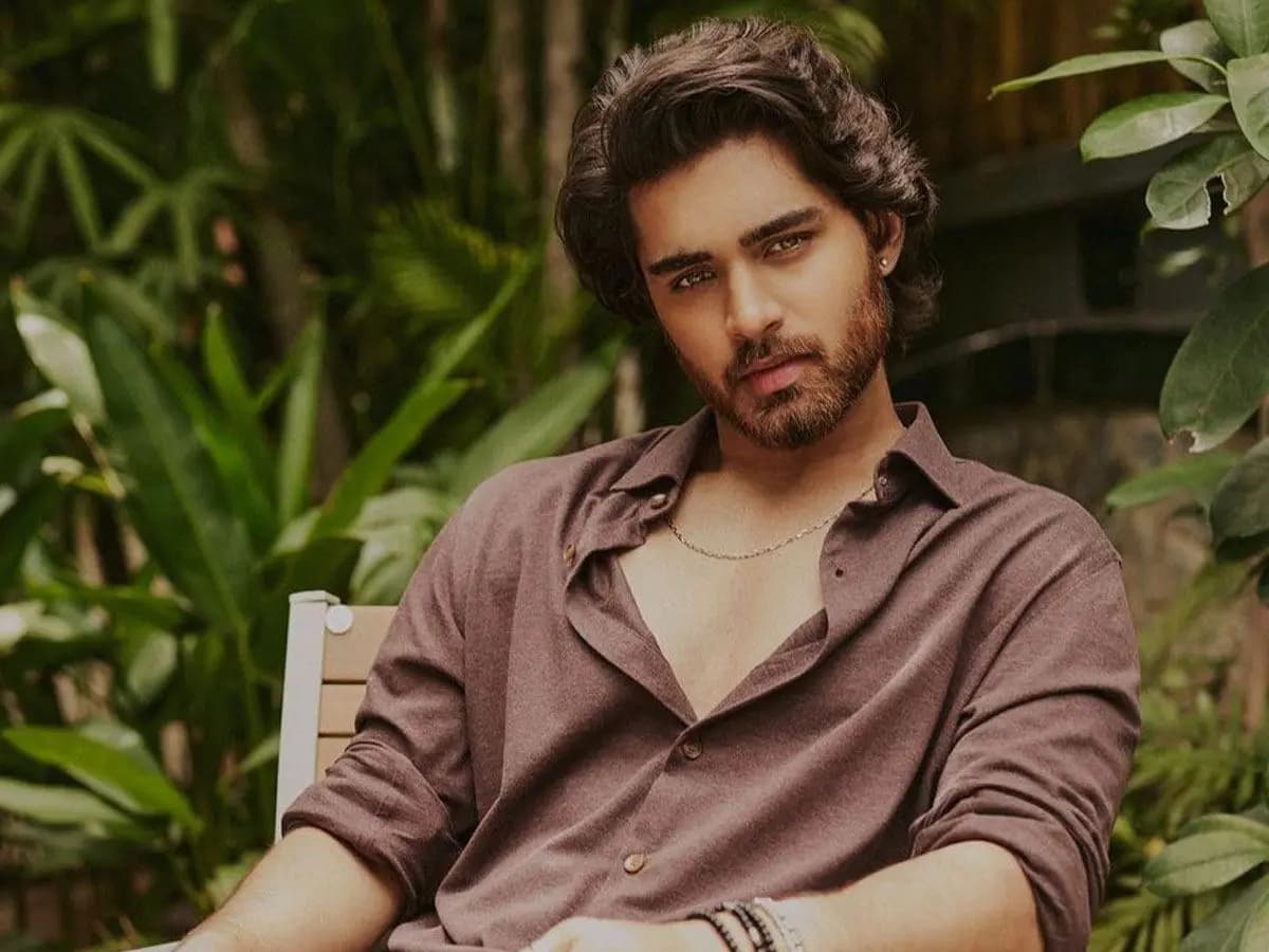 టాలీవుడ్ లో బ్లాక్‌బస్టర్ కోసం రోషన్ మేకా ప్రయత్నాలు