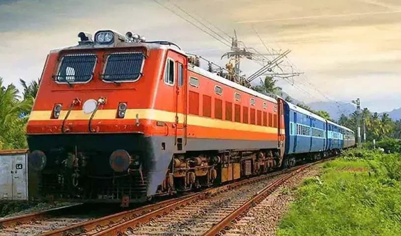  తుఫాన్ ప్రభావం – రైలు షెడ్యూల్‌లలో మార్పులు, ప్రయాణికులకు హెచ్చరిక!