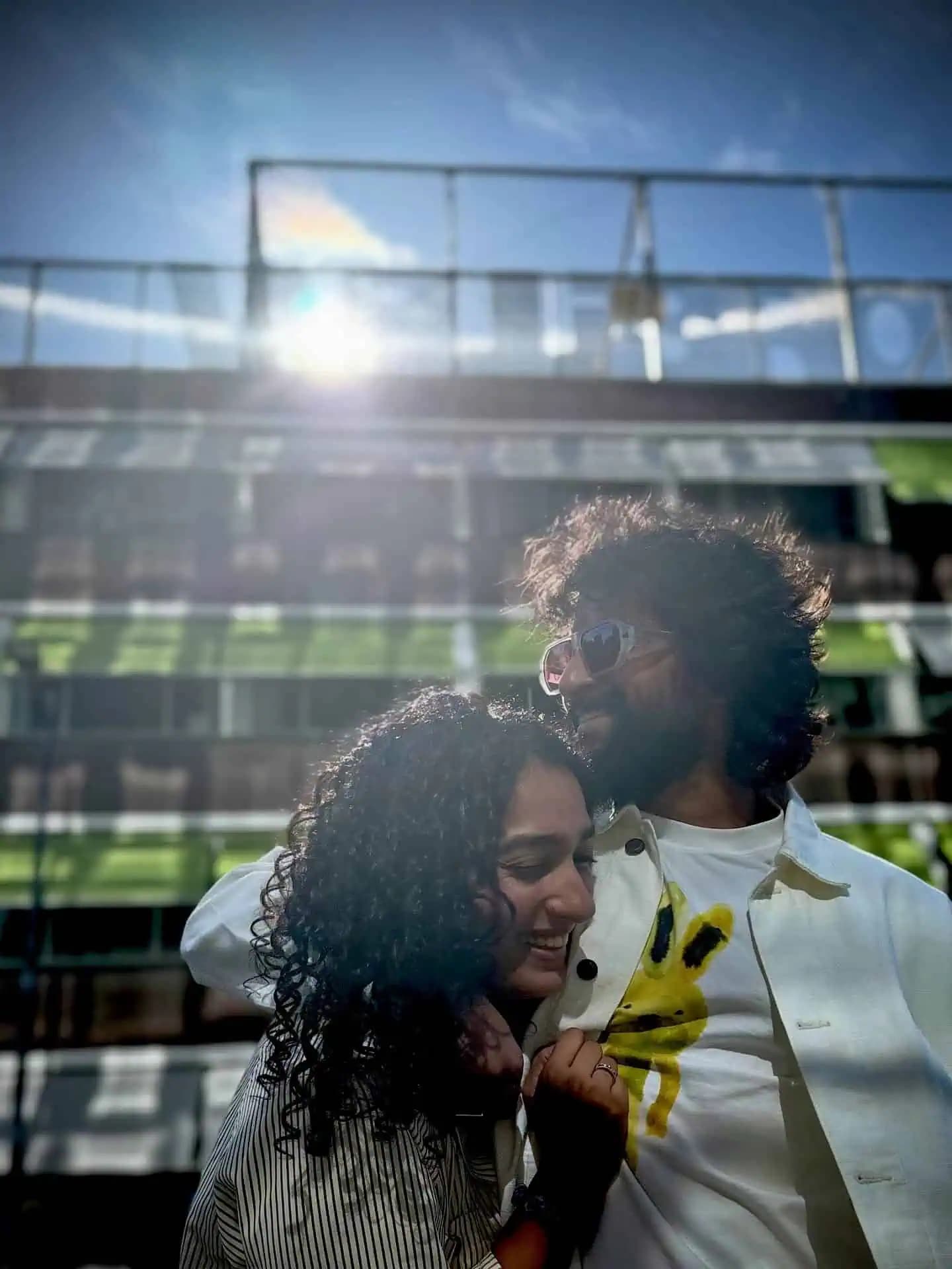 ఆర్భాటం లేదు, ఆడంబరం లేదు… నిజమైన ప్రేమ మాత్రమే! నాని, అంజనల మధుర వార్షికోత్సవ క్షణం!