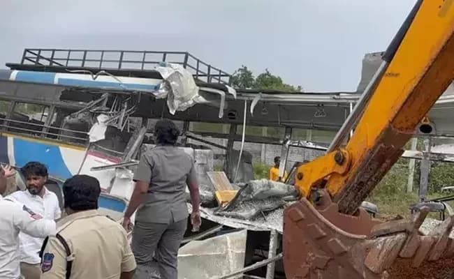 చేవెళ్లలో ఘోర బస్సు ప్రమాదం – 20 మంది మృతి