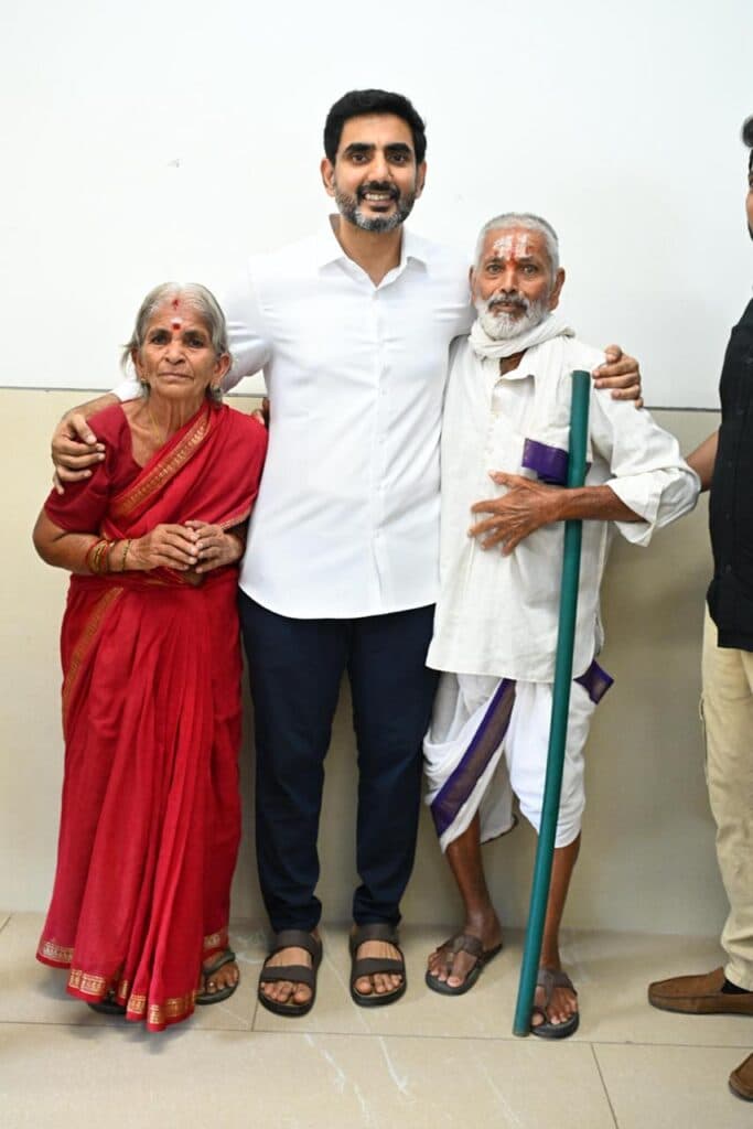 ప్రజల మధ్యలో ప్రజానాయకుడిగా మారుతున్న నారా లోకేష్!
