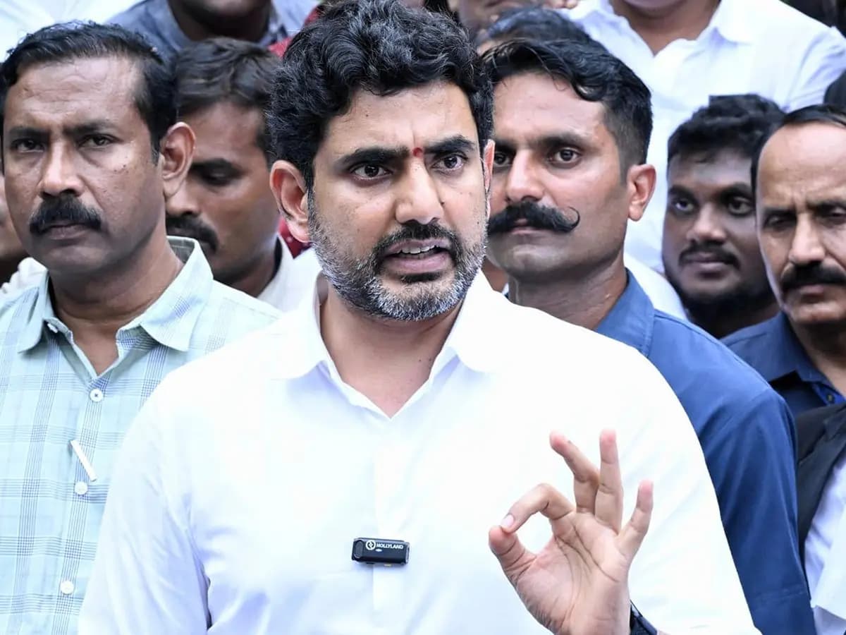 అన్నీ నేనూ, బాబు గారూ చేయాలా? — టీడీపీ ఎమ్మెల్యేలపై లోకేష్ ఫైర్