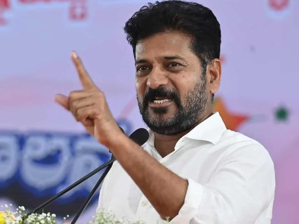 బీఆర్ఎస్‌ను బీజేపీ కాపాడుతోంది – సీఎం రేవంత్ రెడ్డి సంచలన వ్యాఖ్యలు