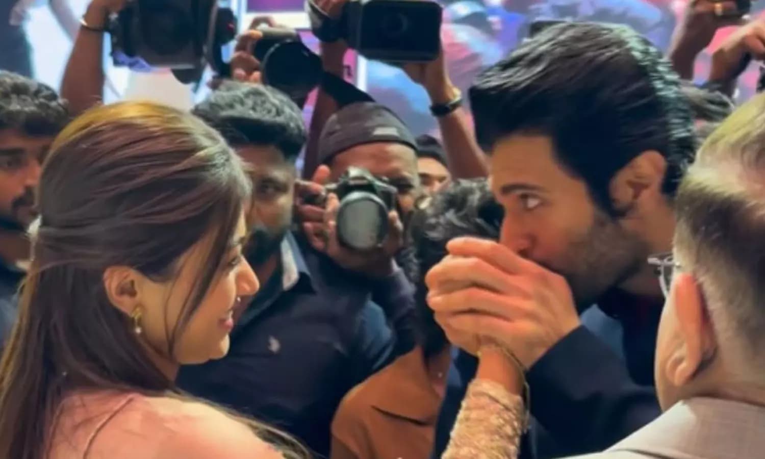 విజ్జూ–రషి: ఎందుకు ఇంకా రివీల్ చేయట్లేదు?