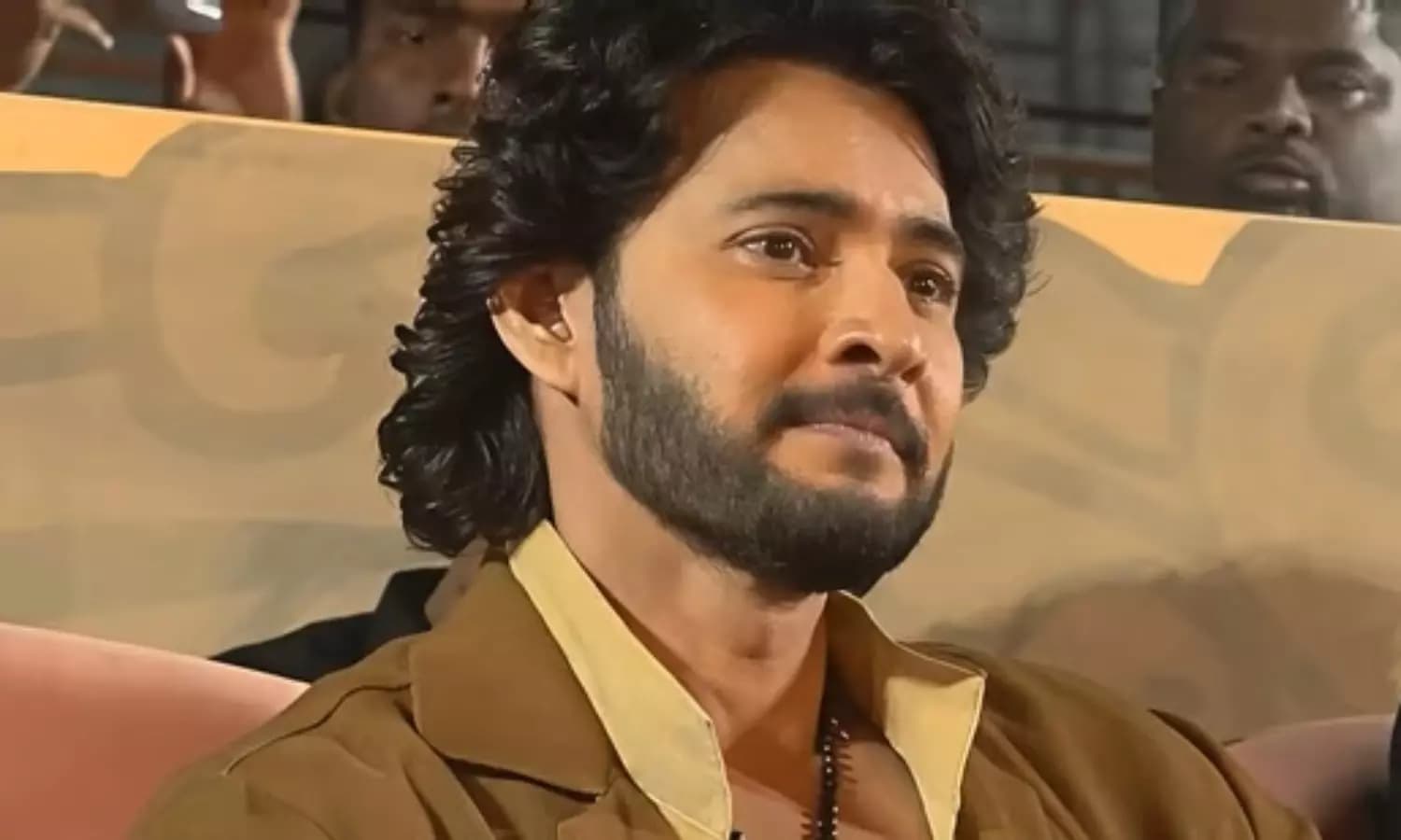 శాంతంలో శ్రీరాముడు… శక్తిలో రుద్రుడు : మహేష్ మాస్ లుక్ వైరల్