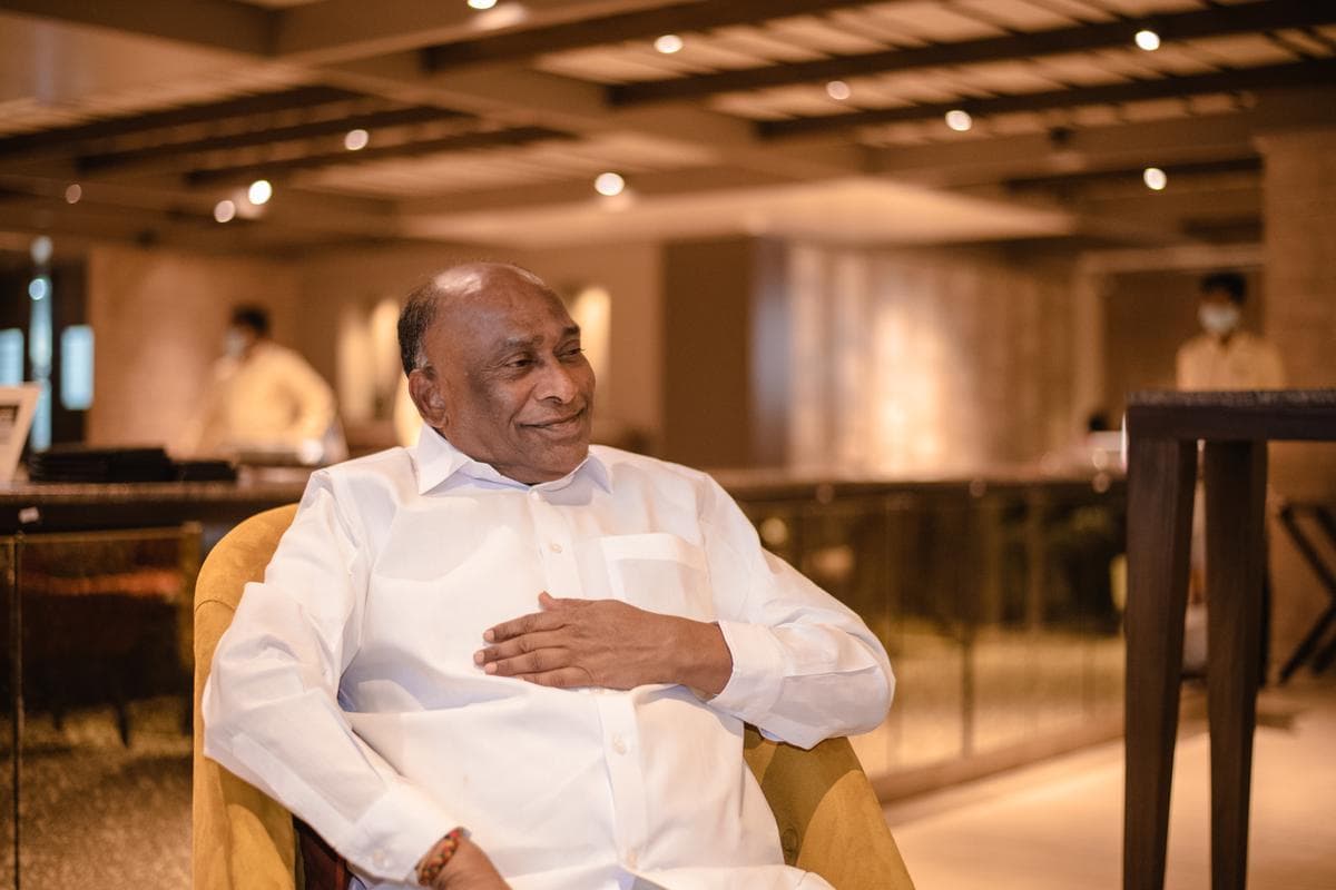 శ్రీవారికి హైదరాబాద్ భక్తుడి ₹4.5 కోట్లు బంగారు యజ్ఞోపవీతం