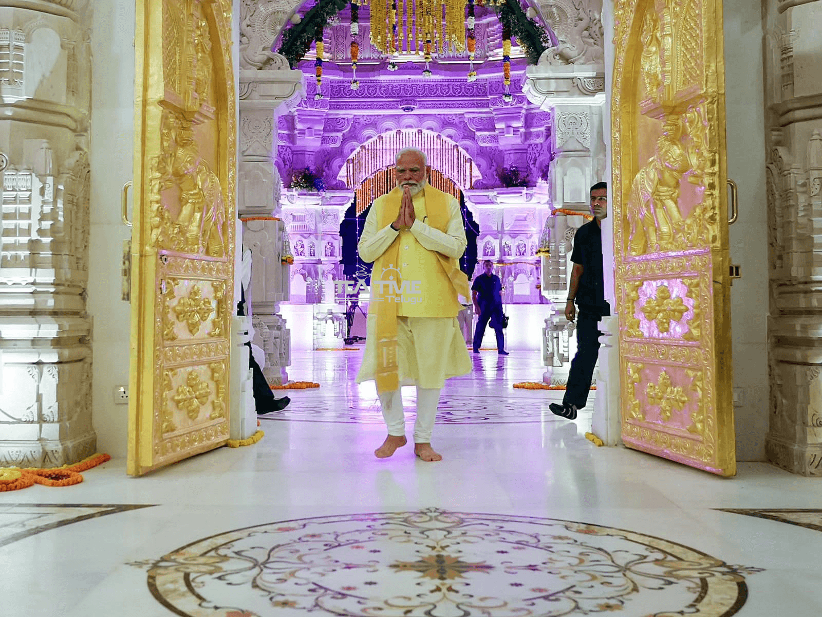 అయోధ్యలో కాషాయ ధ్వజారోహణ కార్యక్రమం, అటెండ్ అయిన ప్రధాని మోదీ.