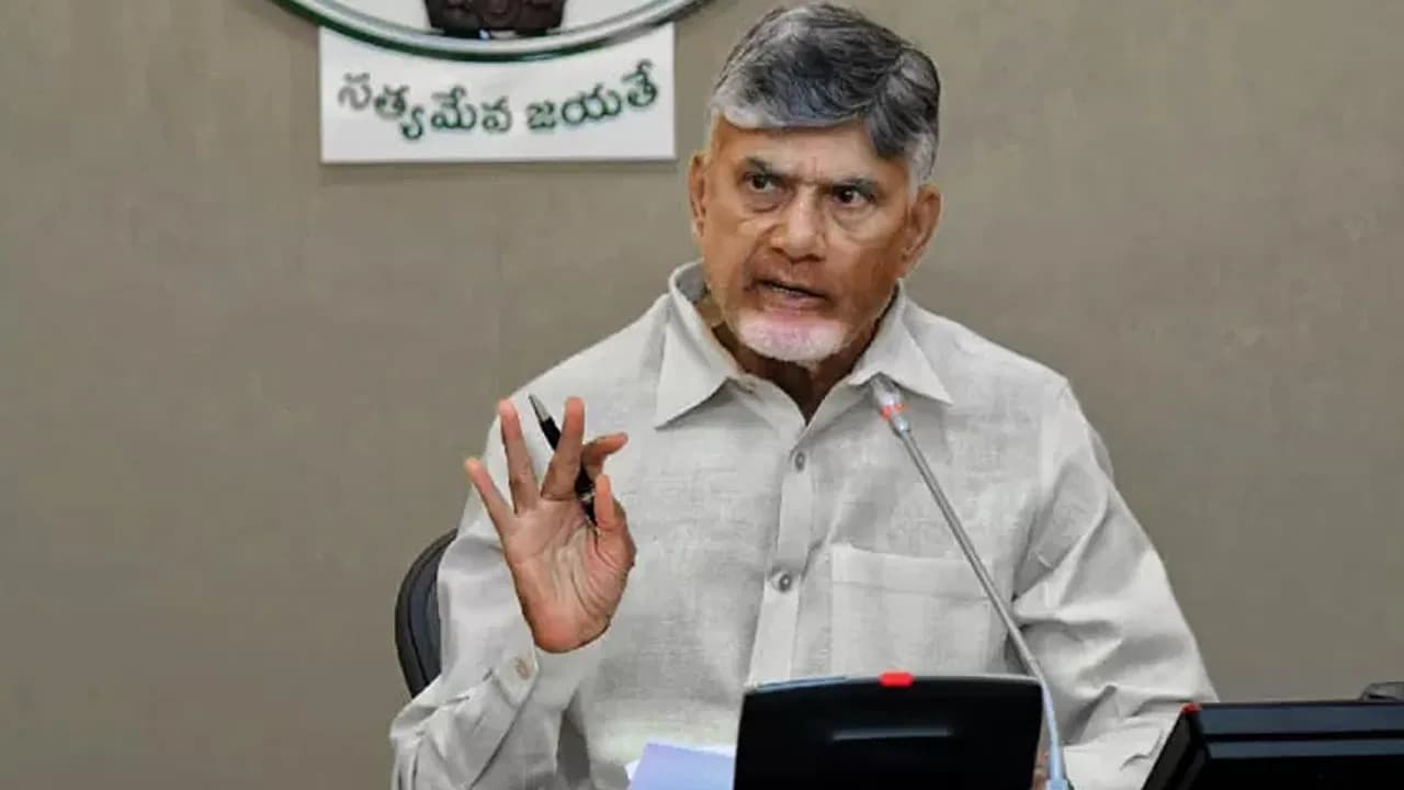 ఏపీ లో హై స్పీడుతో ఎక్కువ యాక్సిడెంట్స్. సీఎం కి రిపోర్ట్ ఇచ్చిన రవాణా శాఖ అధికారులు. రోడ్ సేఫ్టీ పై సీరియస్ గా ఉండాలని సీఎం ఆదేశాలు