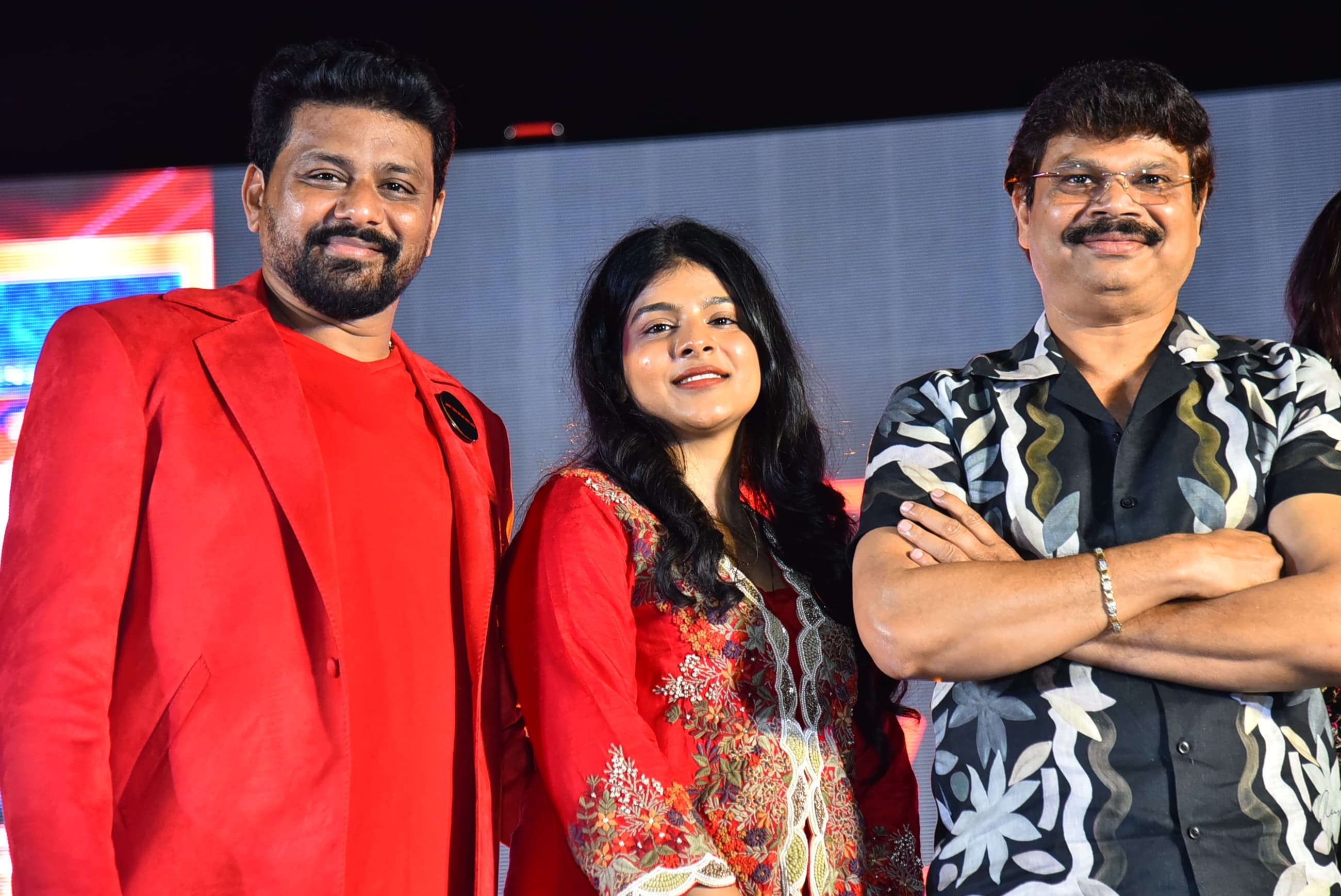 అఖండ రాక్స్ వాహనం యొక్క గ్రాండ్ లాంచ్