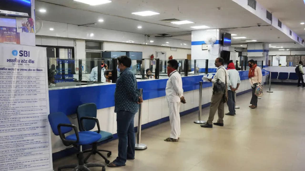 డిసెంబర్‌లో 18 సెలవులు… ఆన్‌లైన్ సేవలు వున్నాయా?