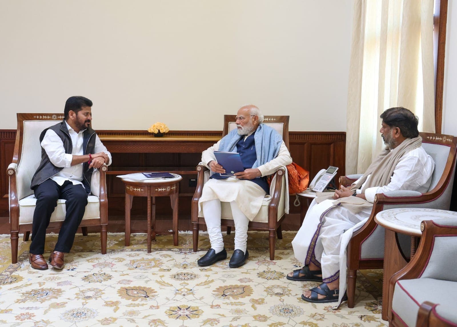 గ్లోబల్ సమ్మిట్‌ కు ప్రధాని మోదీ ని ఆహ్వానించిన సీఎం రేవంత్ రెడ్డి