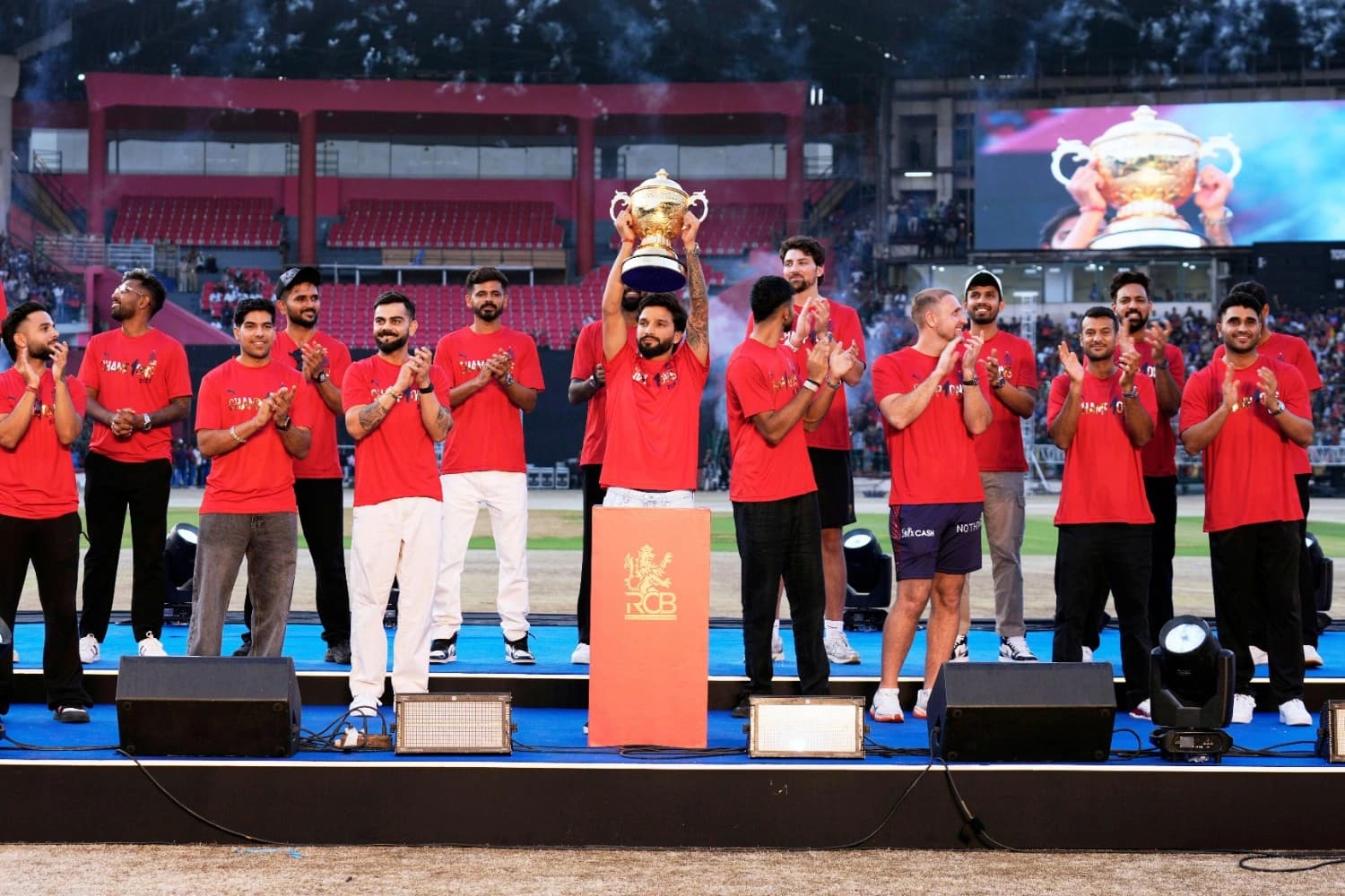 IPL 2026 లో RCB మ్యాచ్‌లు బెంగళూరులోనే...
