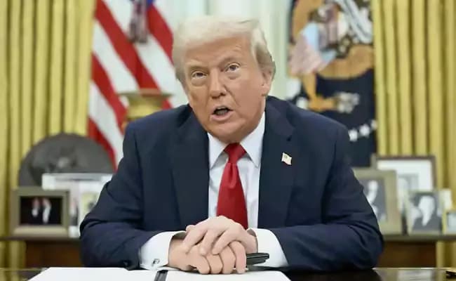 టారిఫ్‌లపై సుప్రీంకోర్టు తీర్పు అమెరికా భద్రతకే హాని కలిగిస్తుందని ట్రంప్ హెచ్చరిక