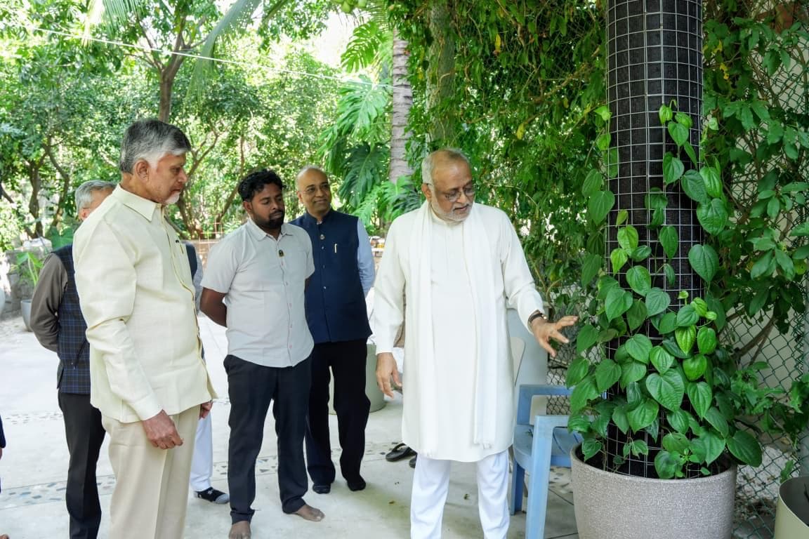 ఆధ్యాత్మికత ద్వారా విశ్వ చైతన్యం - ఏపీ సీఎం చంద్రబాబు!
