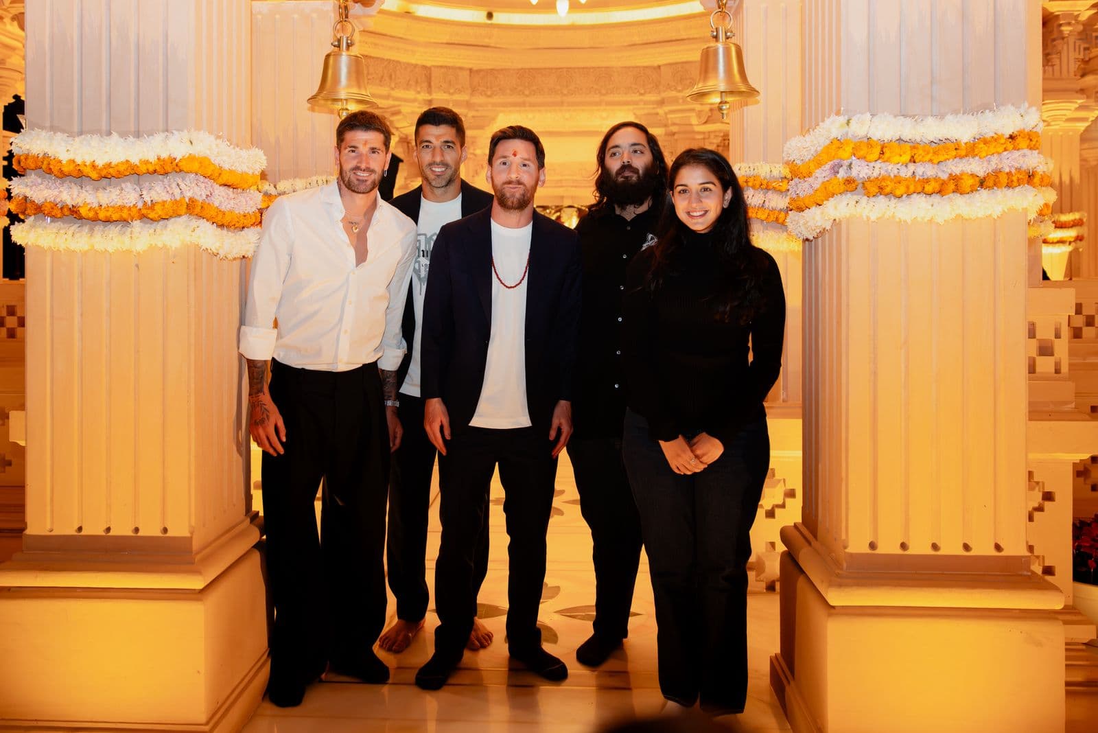 రిలయన్స్ వంతారాను సందర్శించిన మెస్సి, సింహం పిల్లకు లియోనెల్  పేరు!