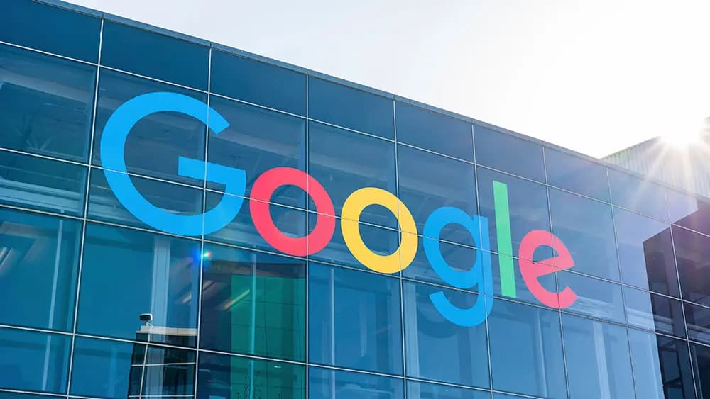 అమెరికా వీసాదారులకు కీలక సూచన–బయటకు వెళ్లొద్దనే హెచ్చరిక