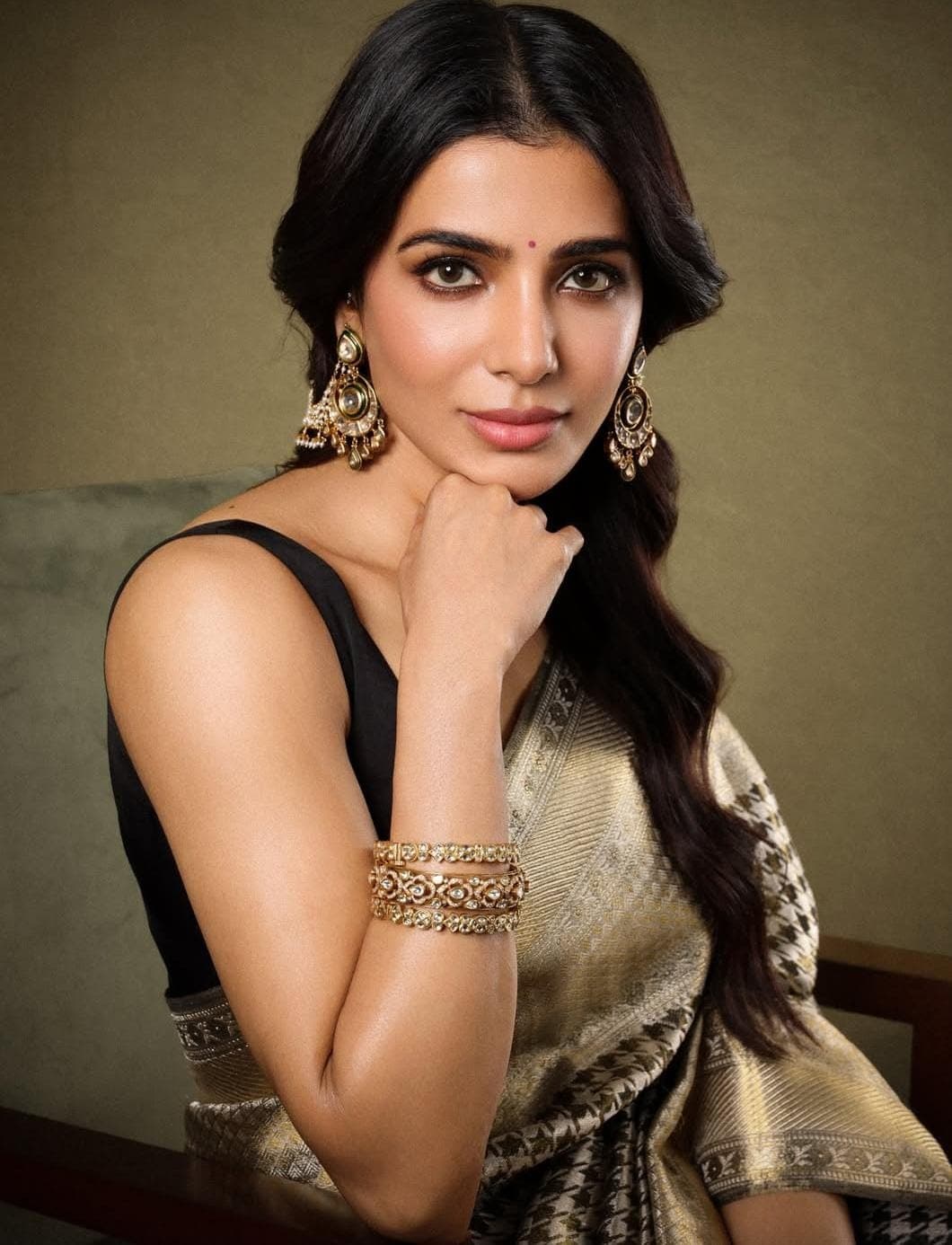 పెళ్ళి తరువాత పబ్లిక్ లోకి వచ్చిన సమంత, జూబ్లీహిల్స్ లో షాపింగ్ మాల్ ఓపెనింగ్