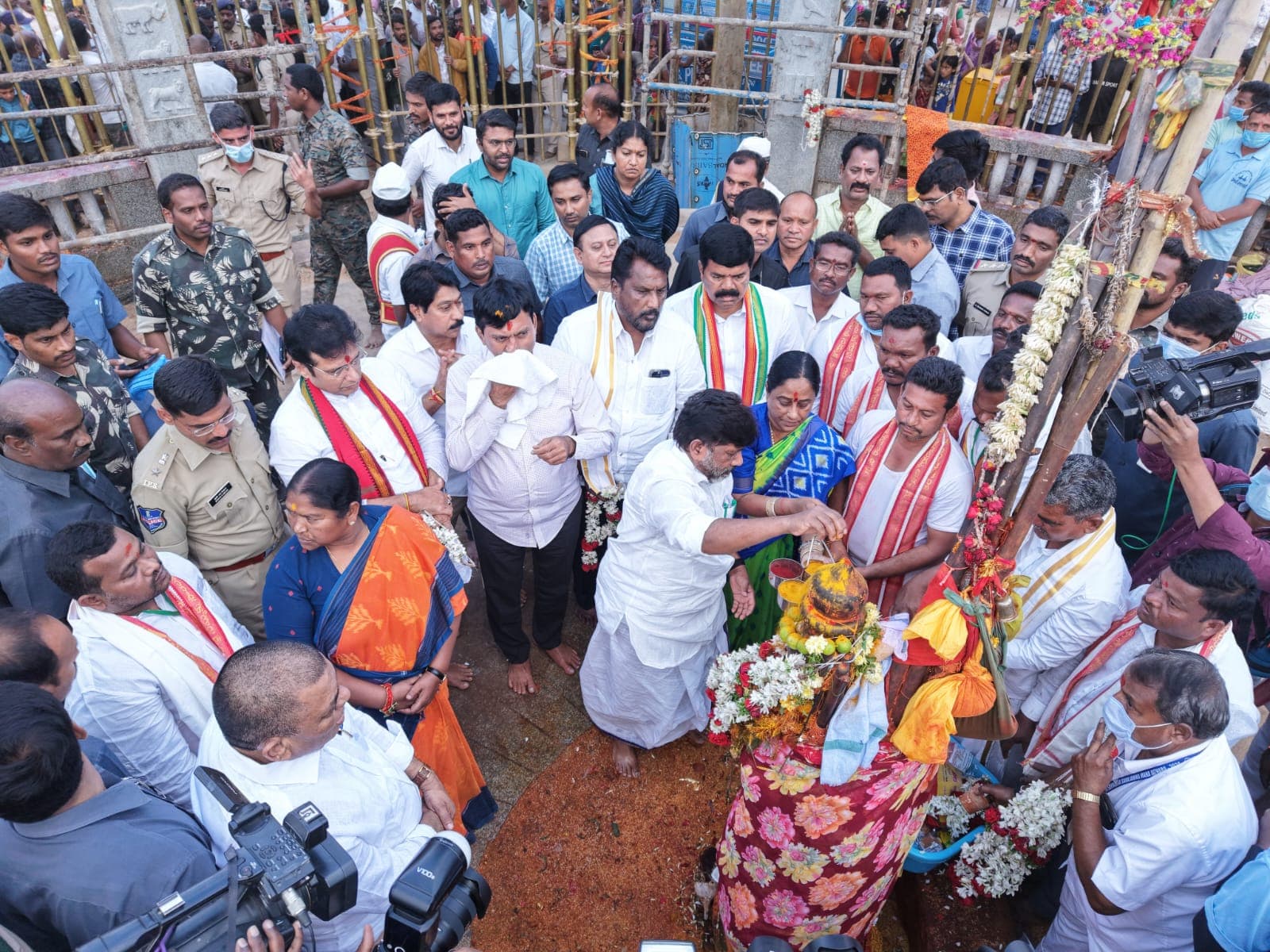 సమ్మక్క సారలమ్మ జాతర తెలంగాణ ఆత్మగౌరవానికి ప్రతీక: డిప్యూటీ సీఎం భట్టి విక్రమార్క