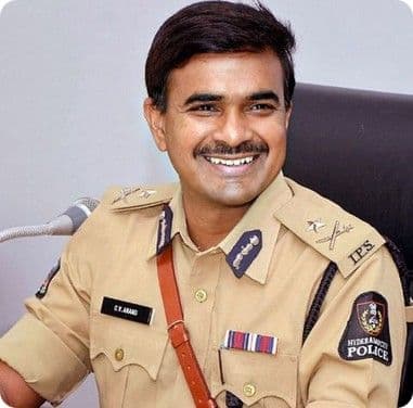 క్రికెట్ లో సత్తా చాటుతున్న సీనియర్ ఐపిఎస్ సీవీ ఆనంద్.. 