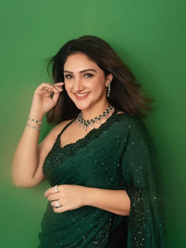 శ్రీదేవి విజయ్‌కుమార్ గ్రీన్ గ్లామ్