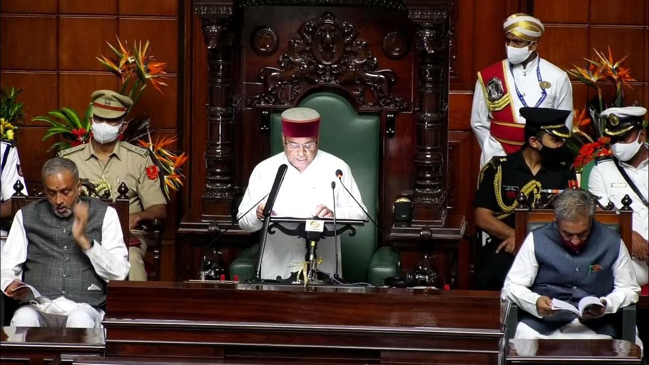 కర్ణాటక అసెంబ్లీ నుంచి గవర్నర్ వాక్ ఔట్