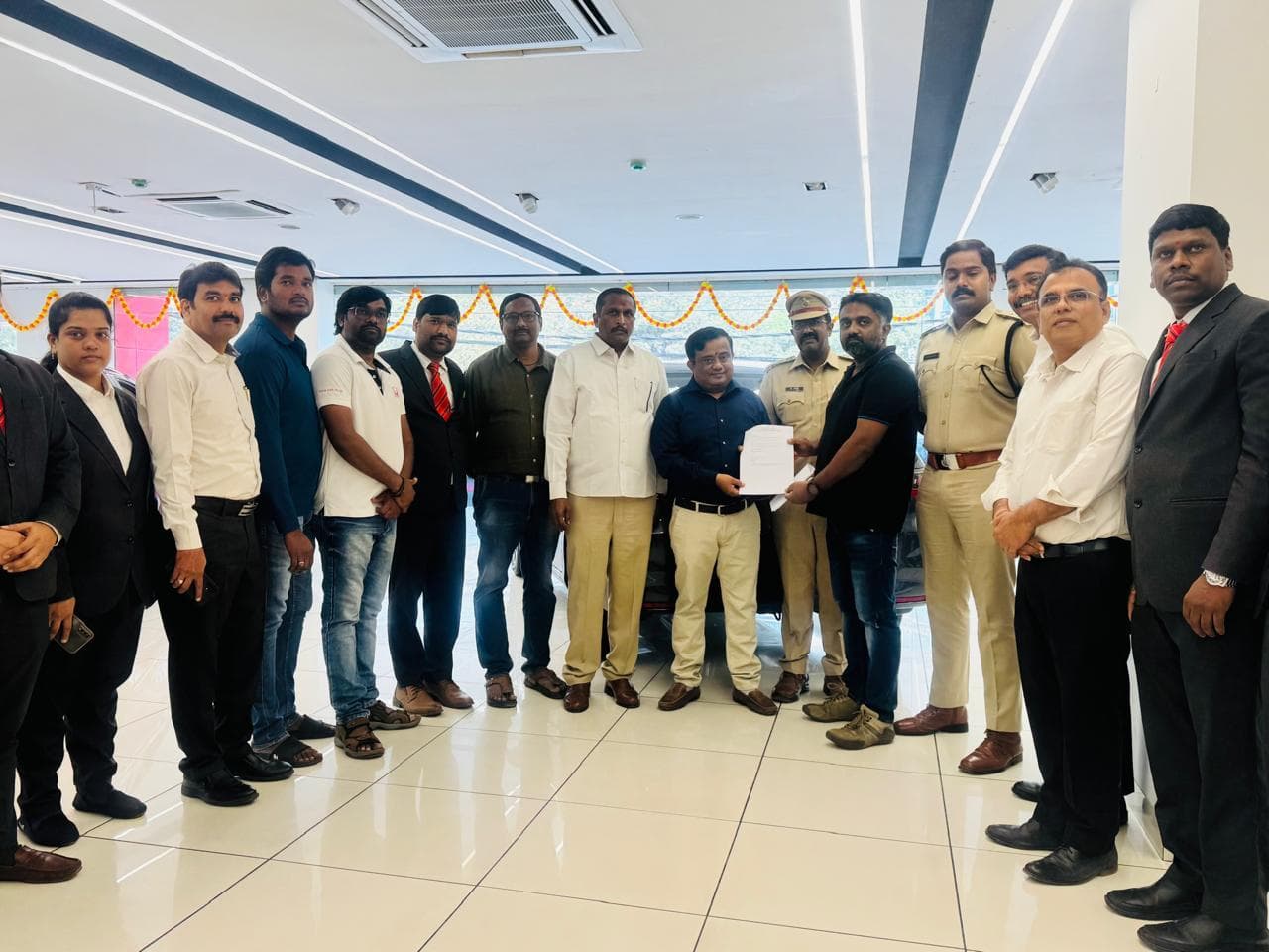 తెలంగాణ - షోరూంలోనే వెహికల్ రిజిస్ట్రేషన్.. నేటి నుంచే అమల్లోకి