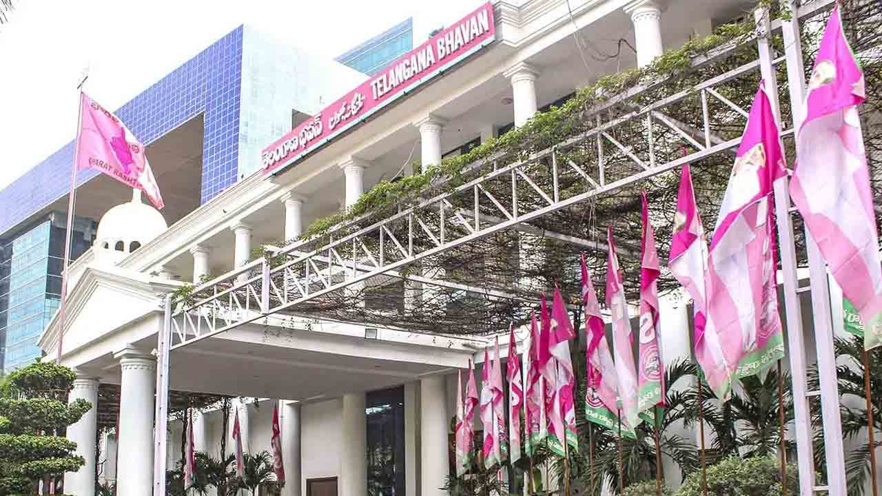 మున్సిపల్‌ ఎన్నికలకు ఇంచార్జ్‌లను నియమించిన BRS...