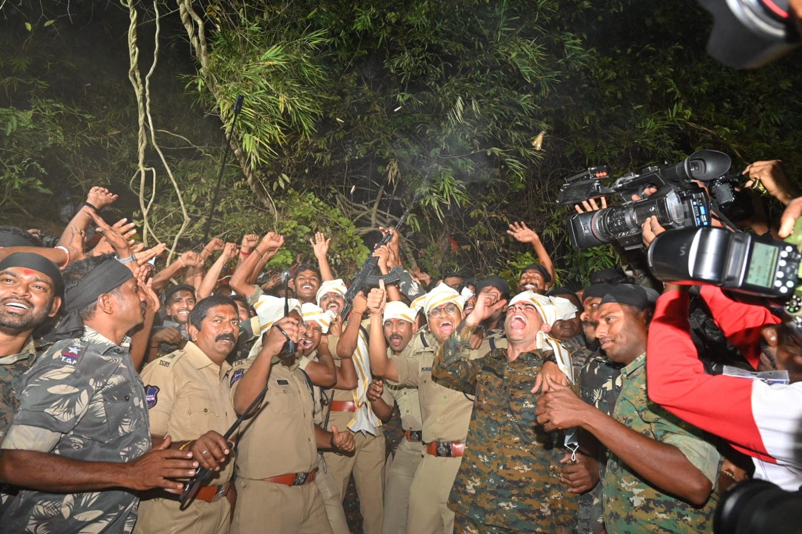 మేడారం సమ్మక్క–సారలమ్మ జాతర ప్రారంభం ఘనంగా