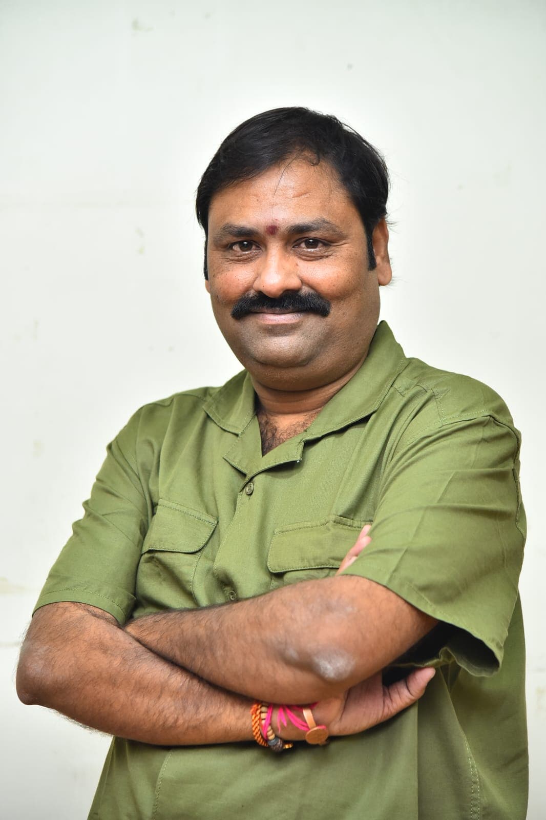 ‘ఎర్రచీర’ ట్రైలర్ షాట్‌ను అక్షయ్ కుమార్ ‘భూత్ బంగ్లా’లో కాపీ చేశారు-దర్శకుడు సుమన్ బాబు!