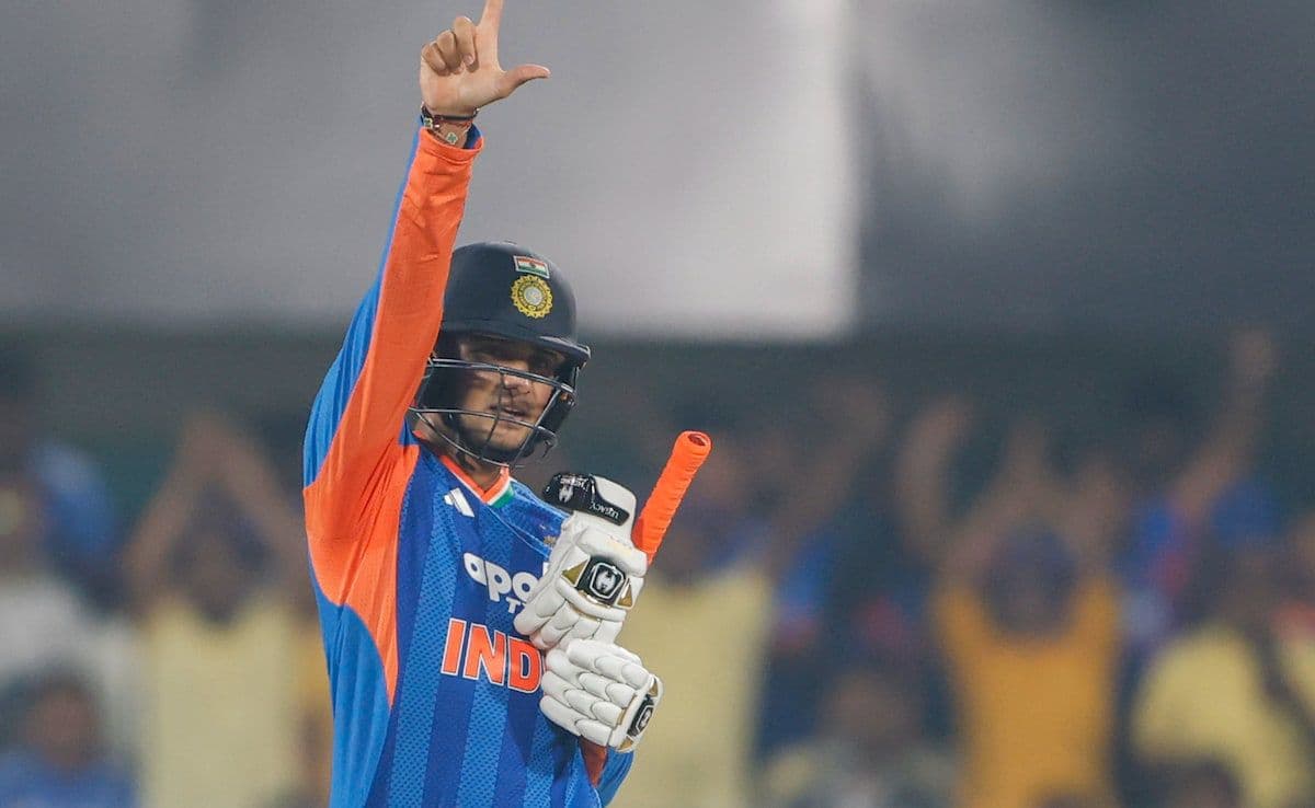 టీమ్ ఇండియాకు షాక్...హాస్పిటల్ లో అభిషేక్ శర్మ