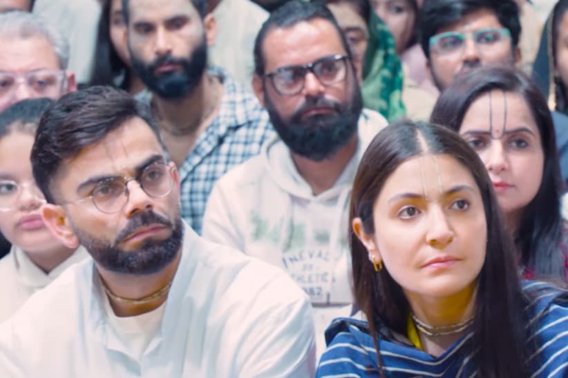 ప్రేమానంద్ మహరాజ్ ఆశీస్సులు అందుకున్న విరాట్ కోహ్లీ-అనుష్క