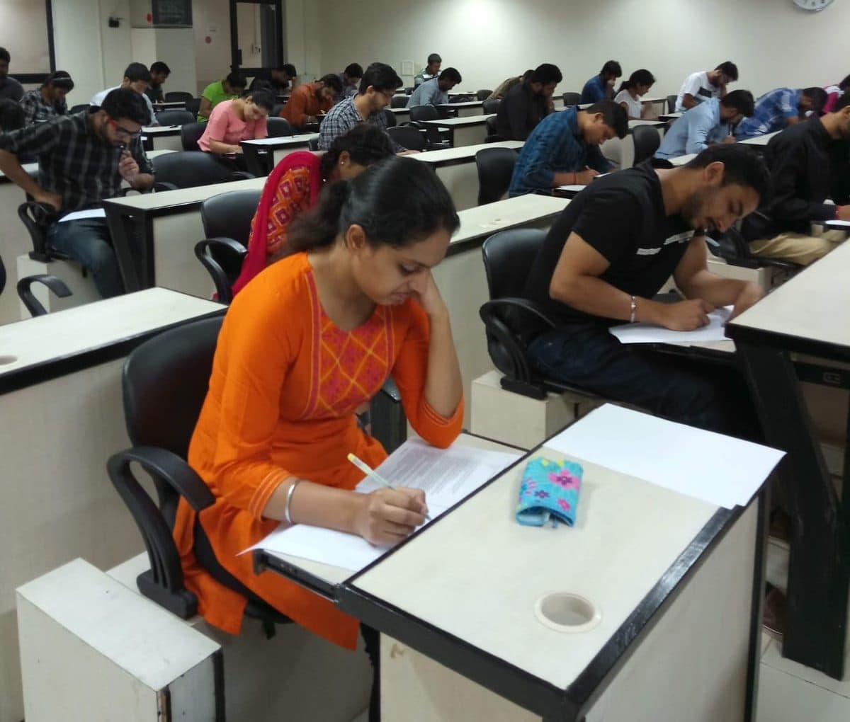 ఏపీలో ఉగాదికి మరో  డీఎస్సీ