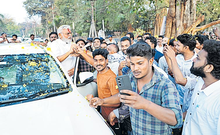 అంబటి రాంబాబు ర్యాలీతో ఉద్రిక్తతలు – గుంటూరులో ట్రాఫిక్ అంతరాయం!