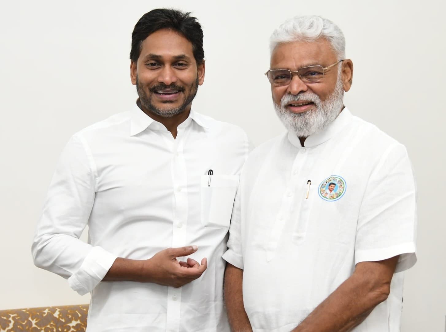 వైఎస్ జగన్ ని కలిసిన అంబటి రాంబాబు