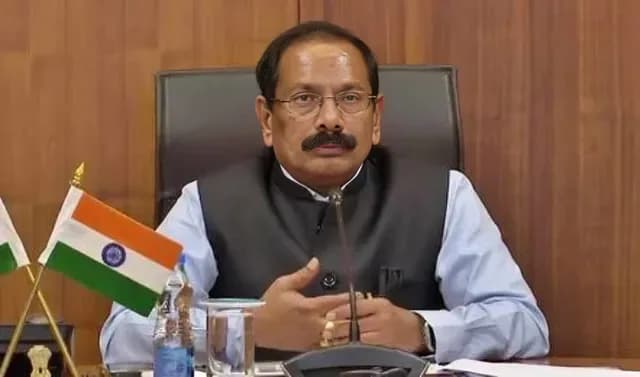 అమరావతి : ఏపీ హైకోర్టుకు హాజరైన సీఎస్ విజయానంద్