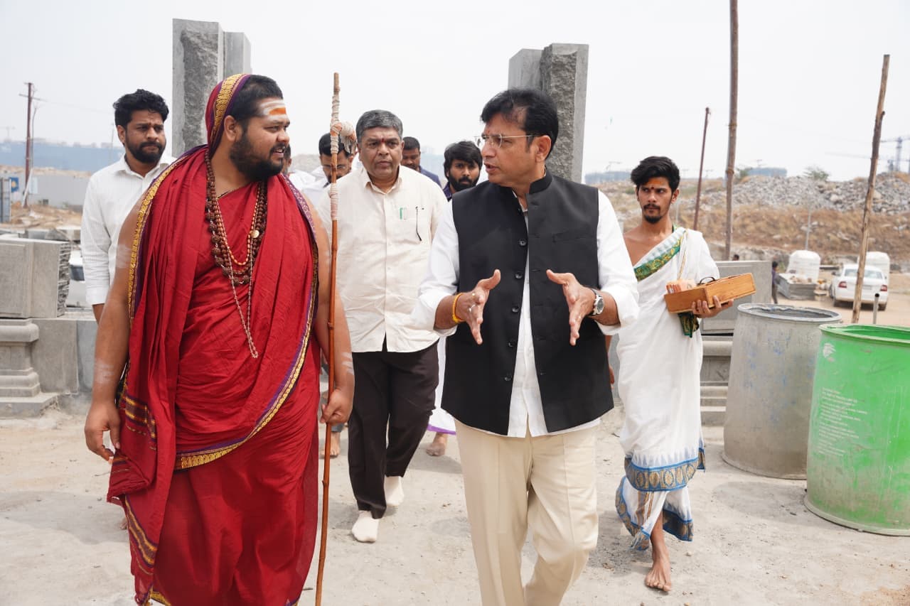 సమాచార లోపంతోనే శారదా పీఠం భూముల గందరగోళం: మంత్రి శ్రీధర్ బాబు!