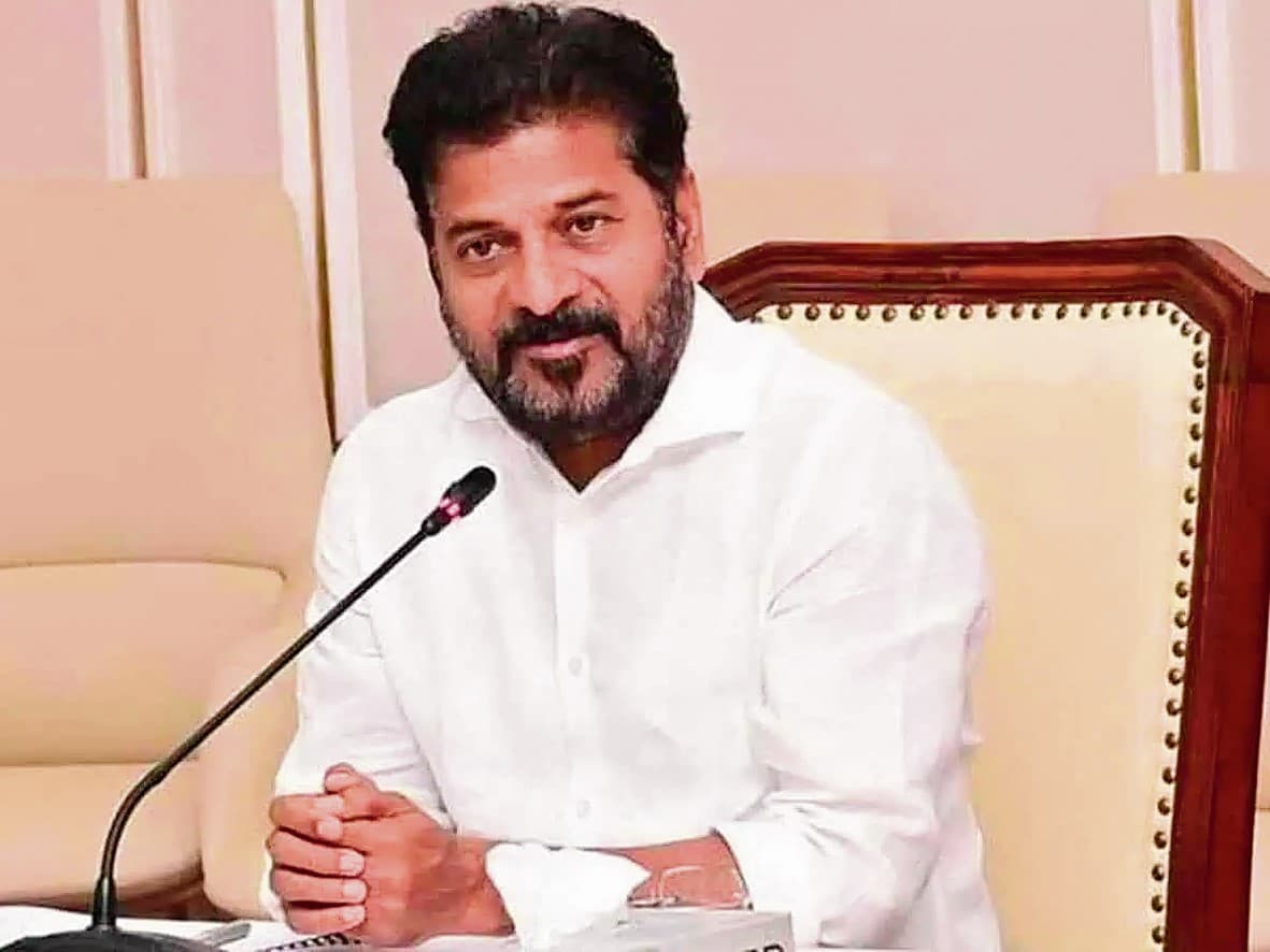 రాహుల్ గాంధీ కీ స్వాగతం పలికిన సీఎం రేవంత్ 