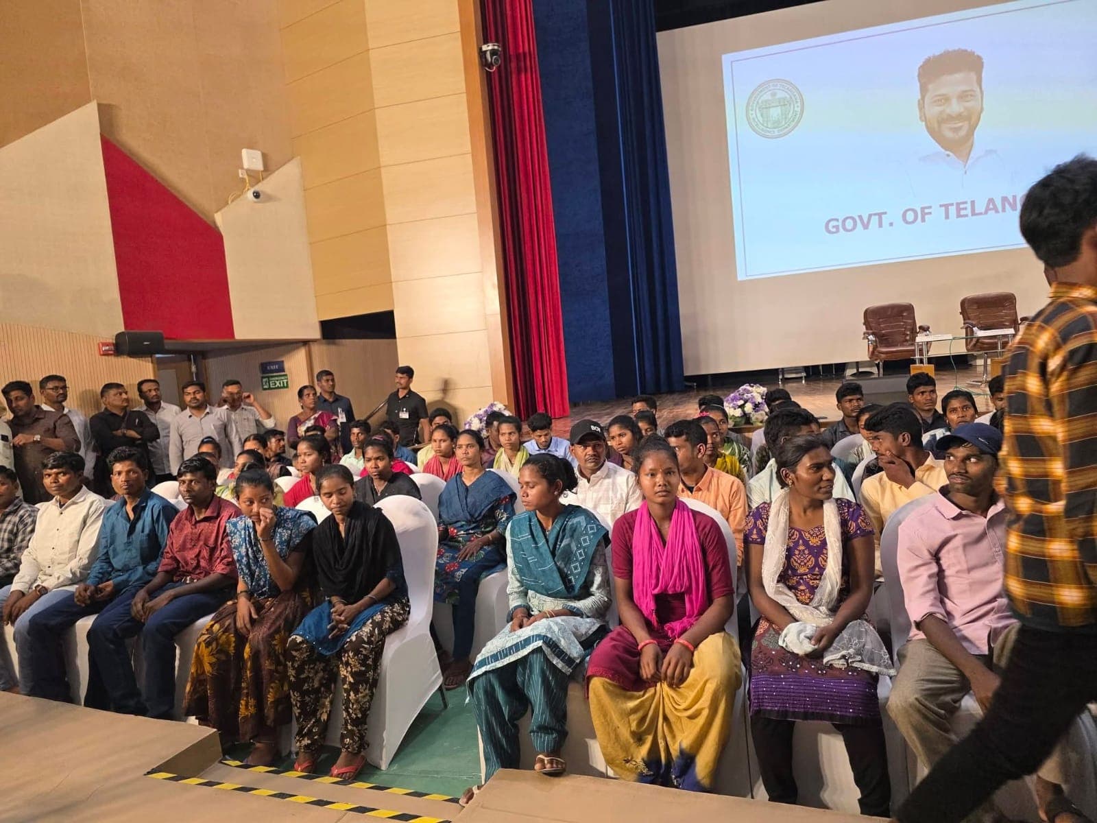 సీఎం రేవంత్ రెడ్డి సమక్షంలో మావోయిస్టుల లొంగుబాటు