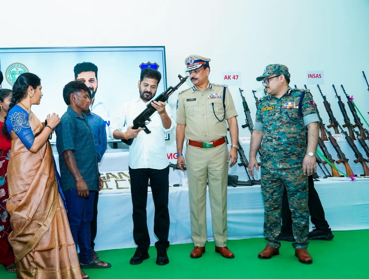 గణపతి సరెండర్  అయితే  వారి పూర్తి భద్రత, బాధ్యత తెలంగాణ ప్రభుత్వం తీసుకుంటుంది - డీజీపీ శివధర్  రెడ్డి