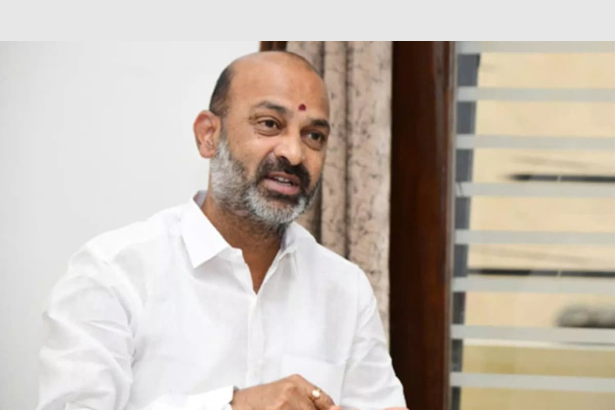 ఎమ్మెల్యే ల అనర్హత పిటిషన్ డిస్మిస్‌పై బండి సంజయ్ ఫైర్