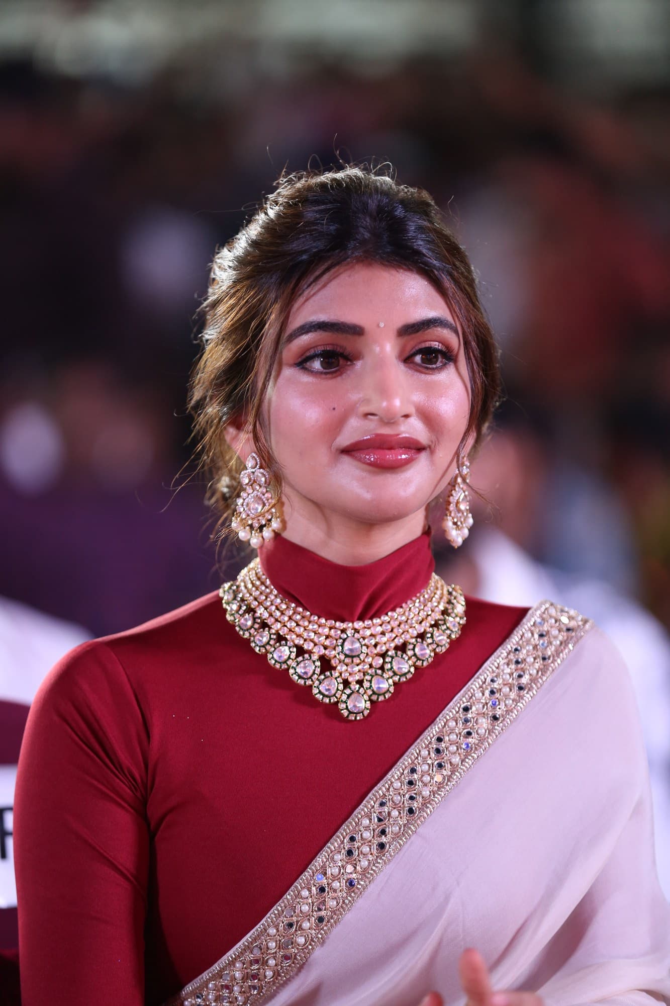 తెలుపు చీరలో శ్రీలీల సోయగం