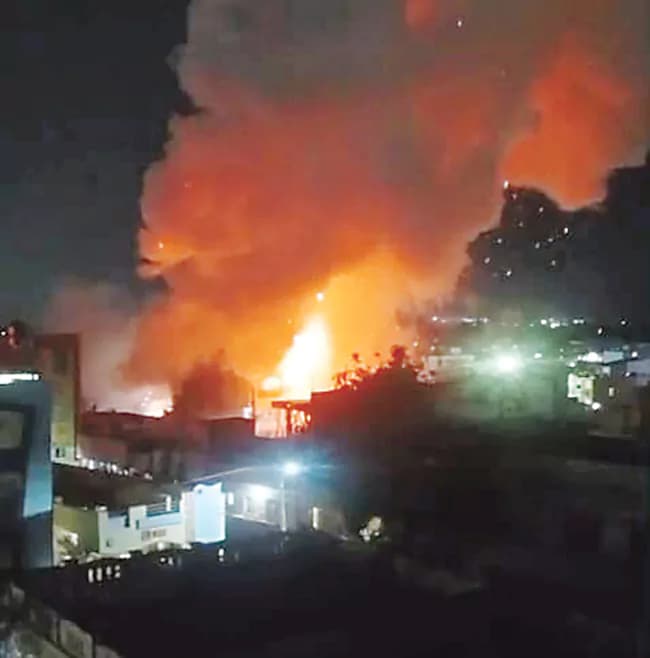 విశాఖలో బాణసంచా పేలుడు…మహిళకు గాయాలు