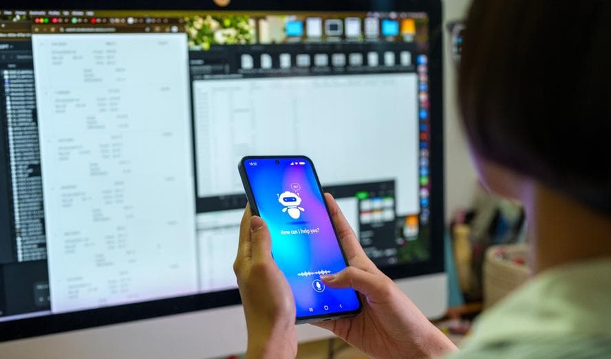 సున్నితమైన సంభాషణల్లో ఏఐ చాట్‌బాట్ల ప్రమాదకర ప్రవర్తన