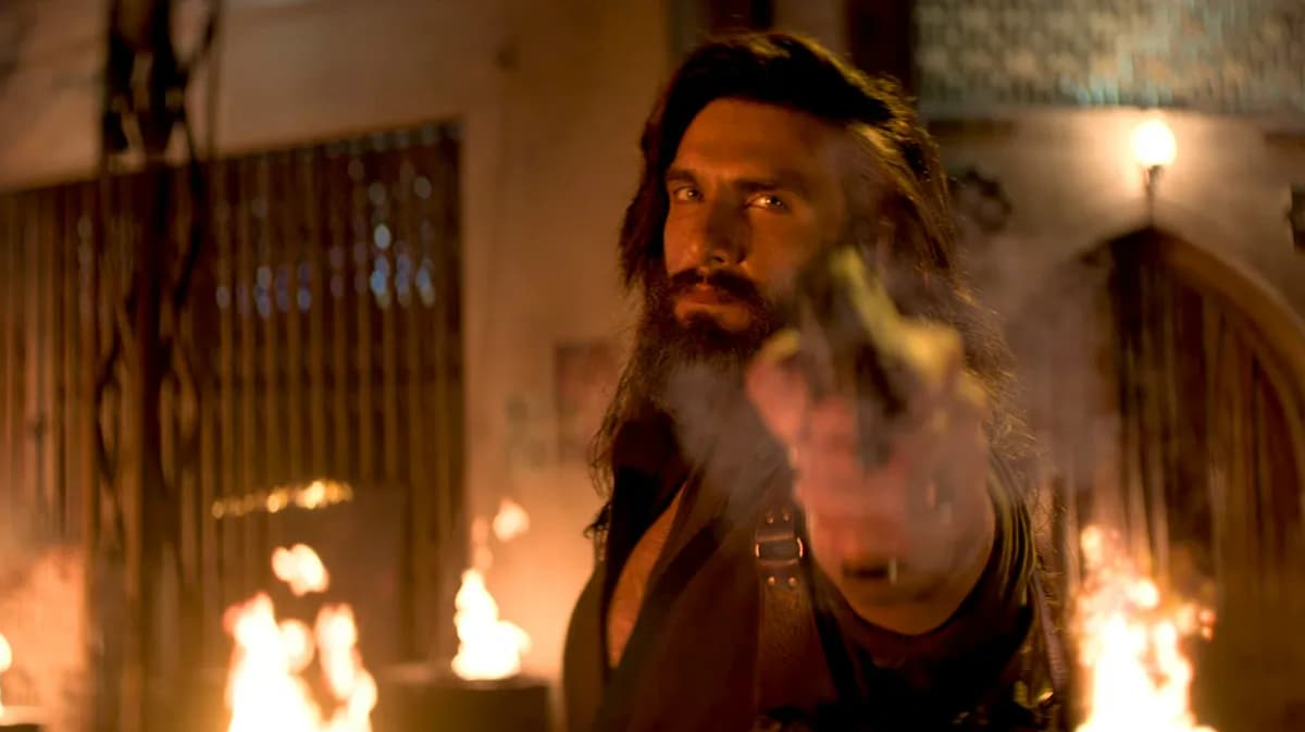 ధురంధర్ రికార్డు వేట ప్రారంభం.. డే 1 నుంచే సెన్సేషన్!