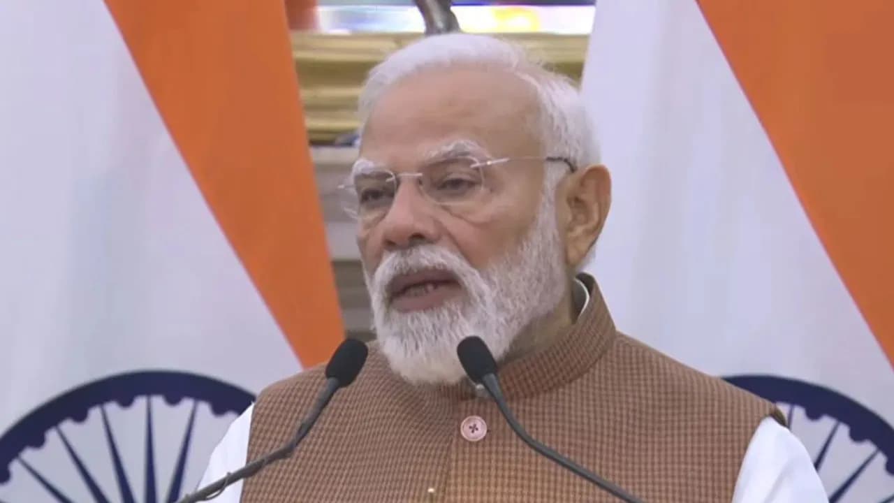 యుద్ధం ఎప్పుడు ప్రజలపై తీవ్ర ప్రభావం చూపిస్తుంది - ప్రధాని మోదీ