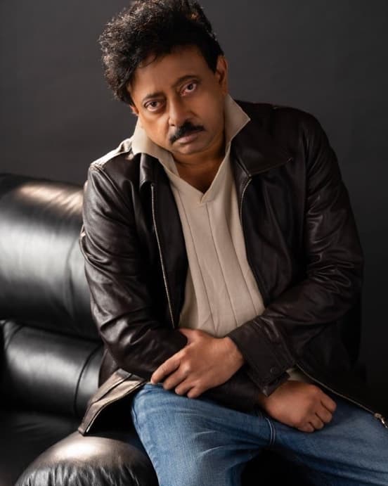 కొత్త లుక్స్తో సర్ప్రైజ్ ఇచ్చిన ఆర్.జి.వి!