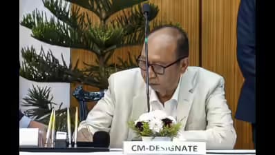 మణిపూర్ సీఎంగా ప్రమాణస్వీకారం చేసిన ఖేమ్ చంద్ సింగ్